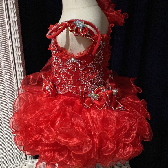 New red pageant dress - Picture 2 of 6